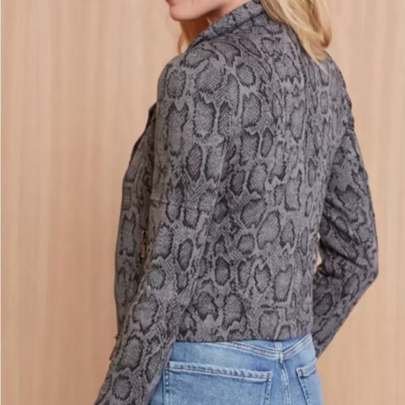 Lemon tart snake print Moto jacket. Sz l - Picture 2 of 9